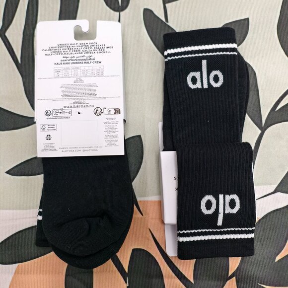 NWT - ALO Yoga Socks 2 Pairs - Picture 2 of 4